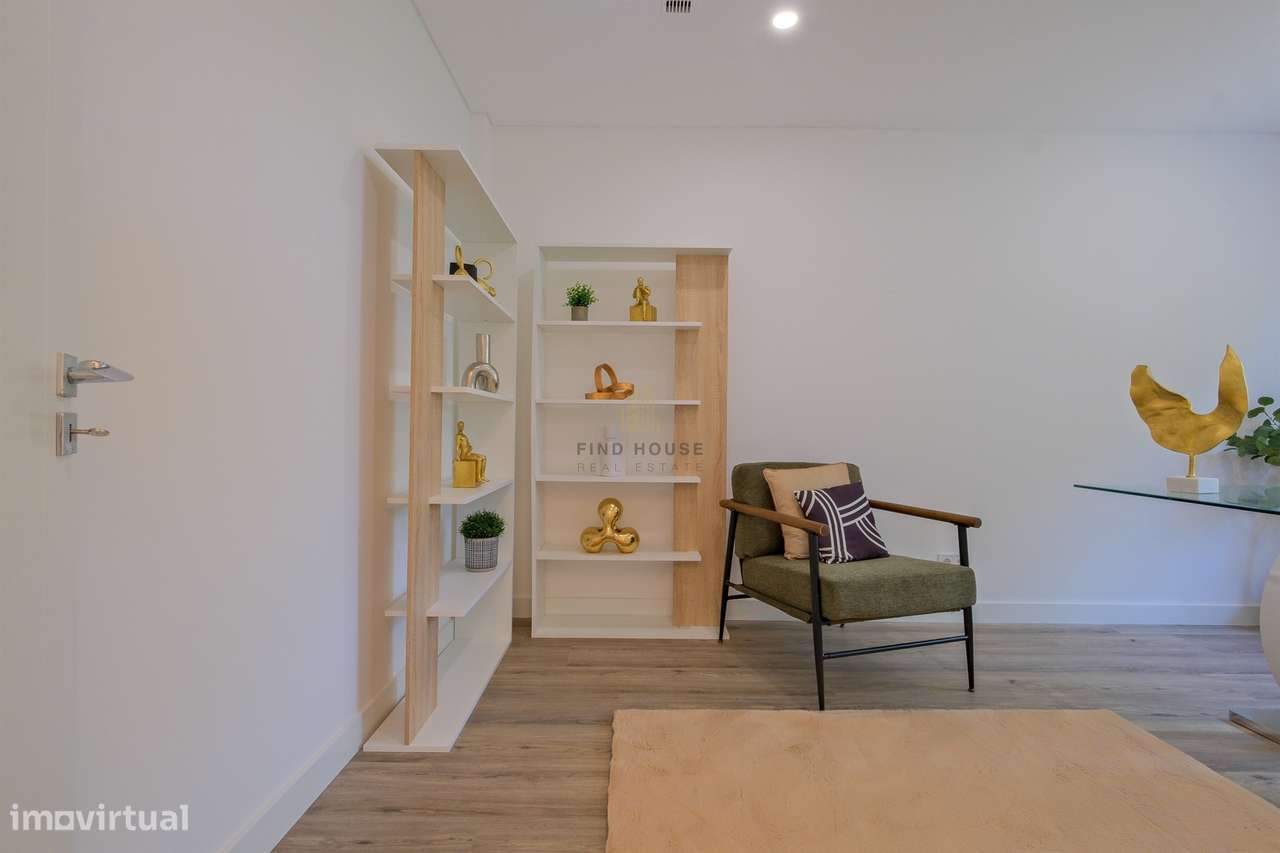 Moradia T4 de Luxo Totalmente Remodelada na Herdade da Aroeira-30