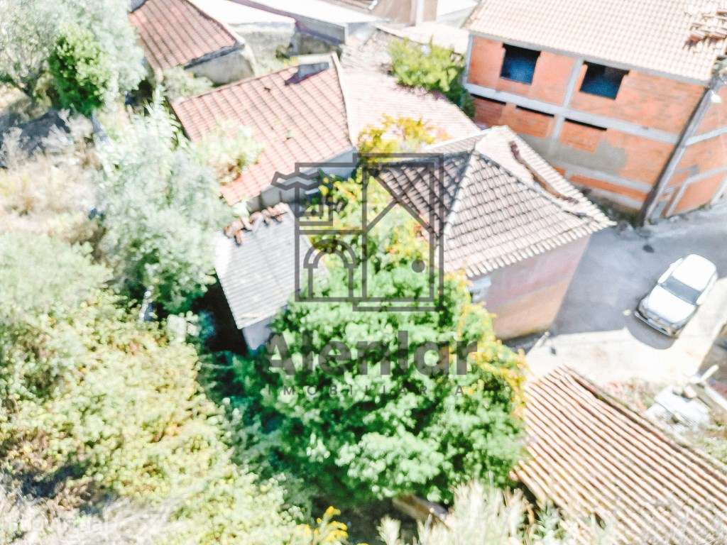 Moradia T3 para Reconstrução Total - Grande imagem: 4/9