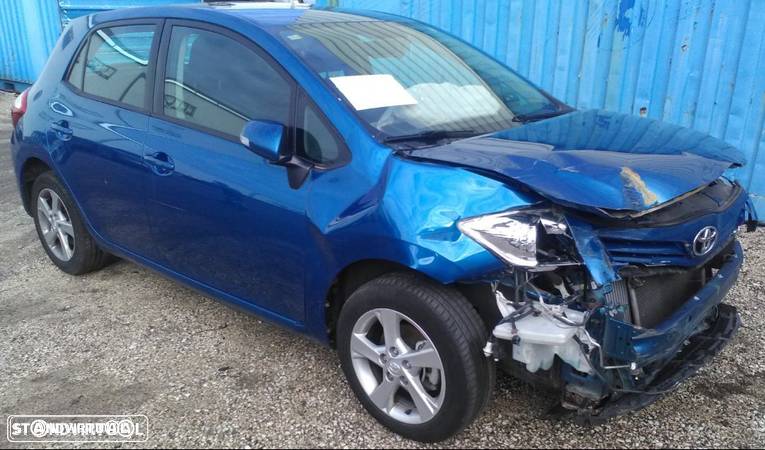 Toyota Auris 1.4 D4D de 2010 para peças - 1