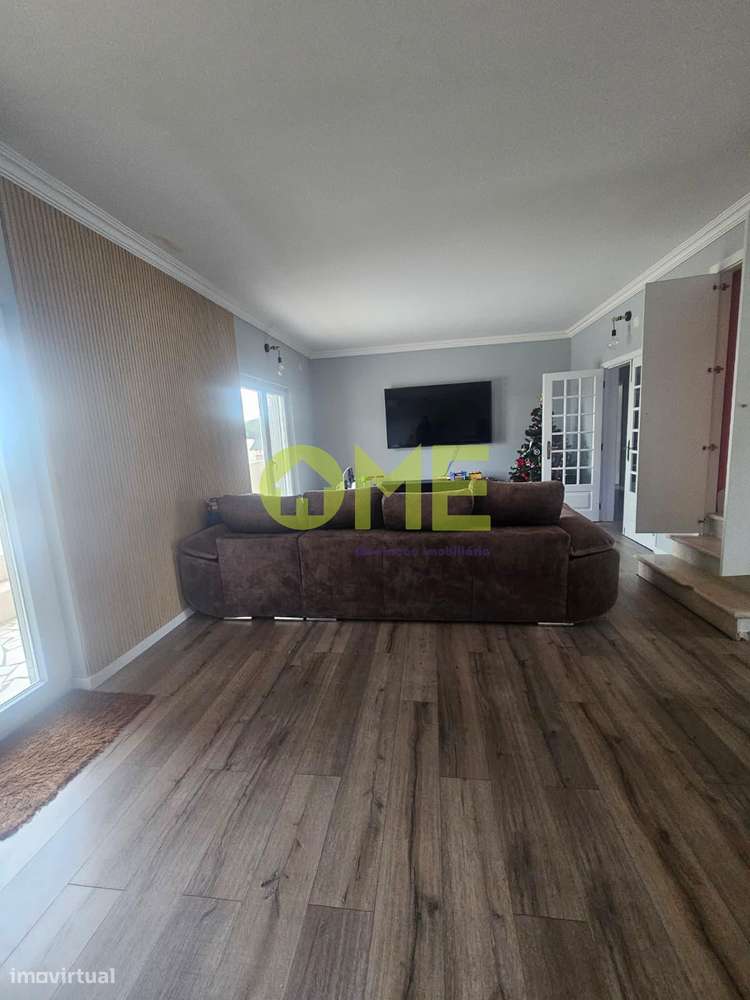 Moradia T6, com 5 000m2 de terreno-18