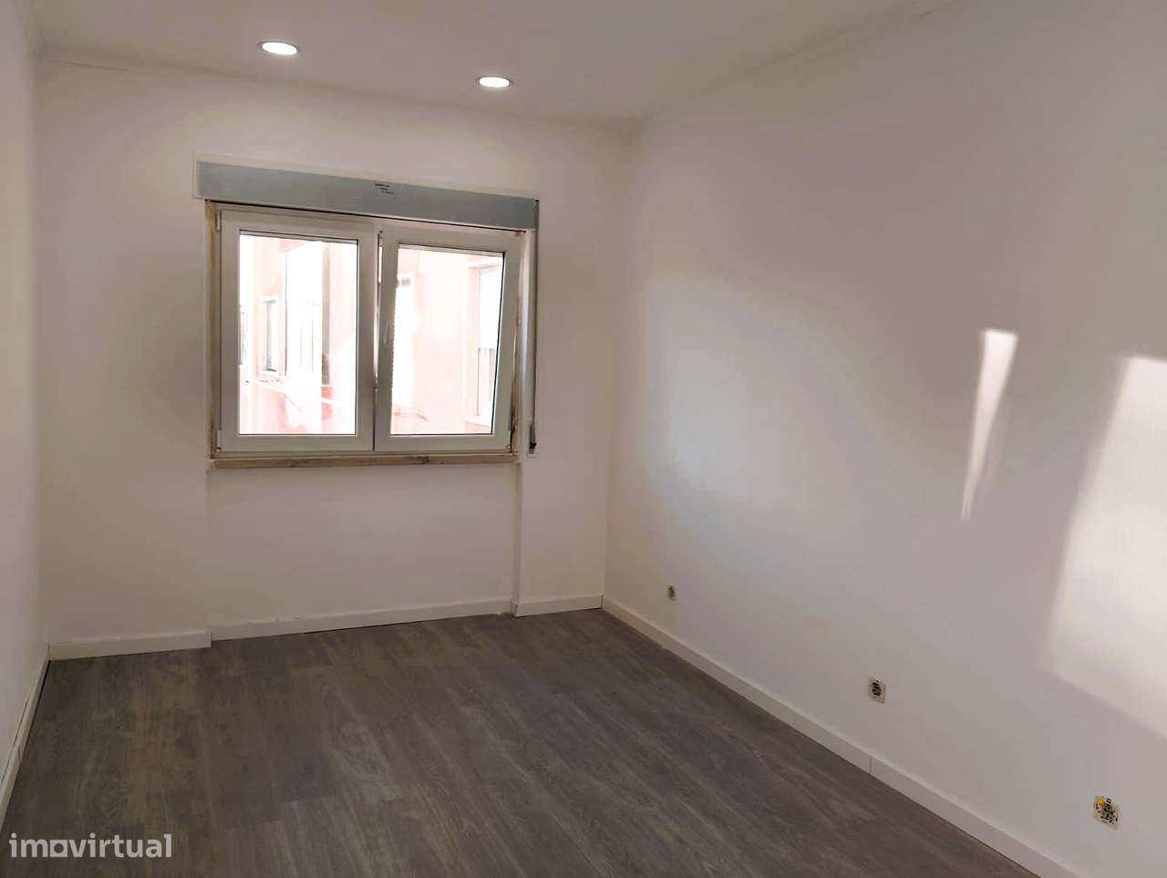 Apartamento T3 Totalmente Remodelado-27