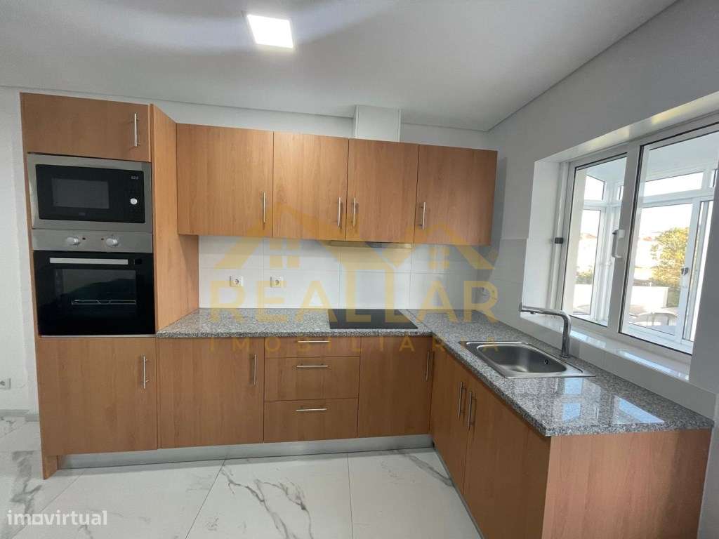 Excelente T2+1 Duplex como novo no centro de Póvoa do Varzim - Grande imagem: 3/25