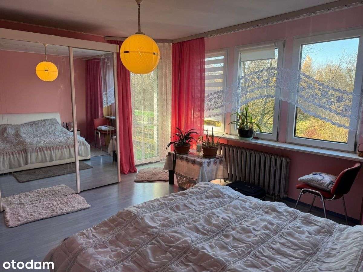 Skrajny segment w super lokalizacji !-8