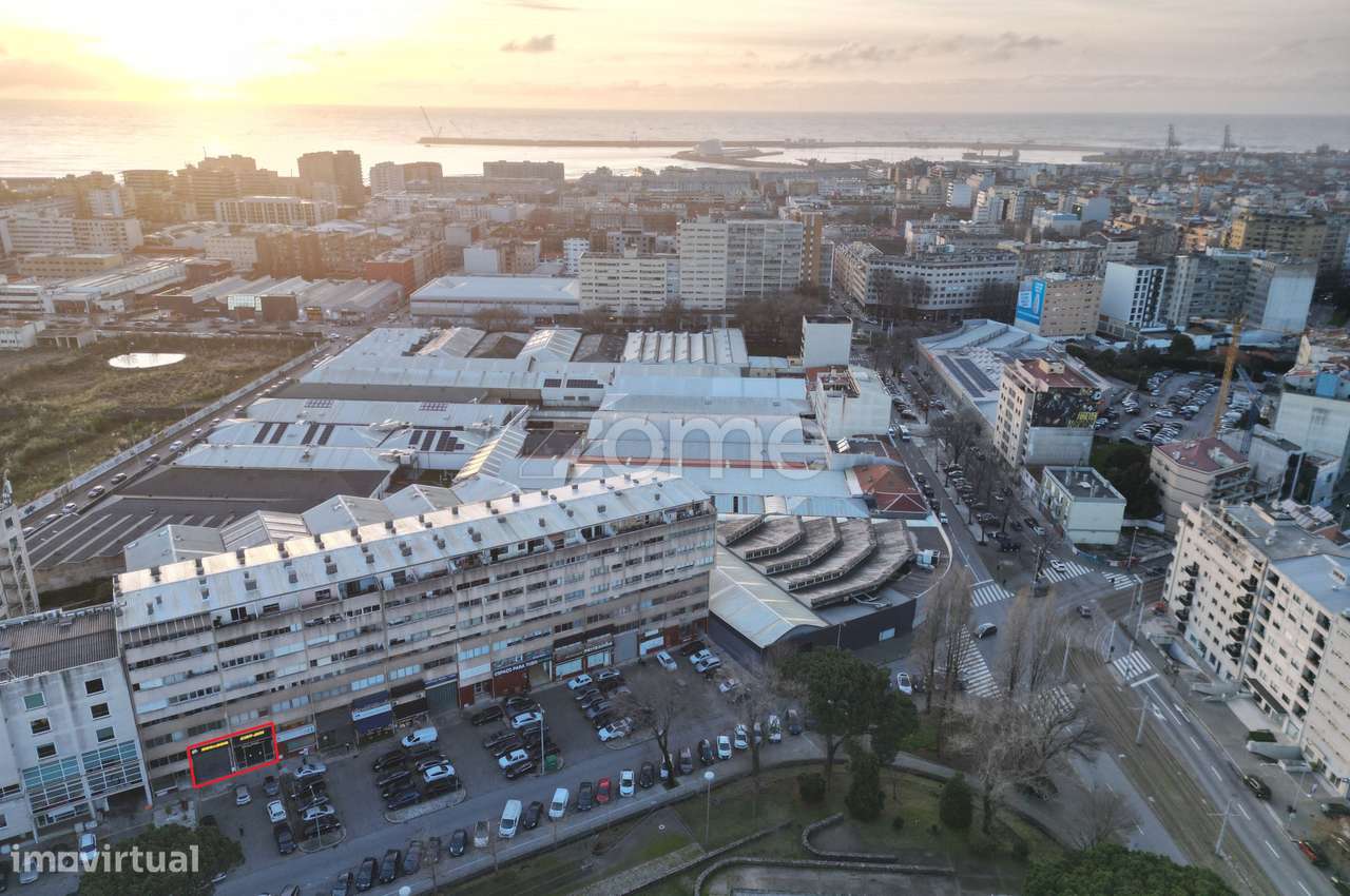 Armazém industrial, localizado em Matosinhos. - Grande imagem: 5/40