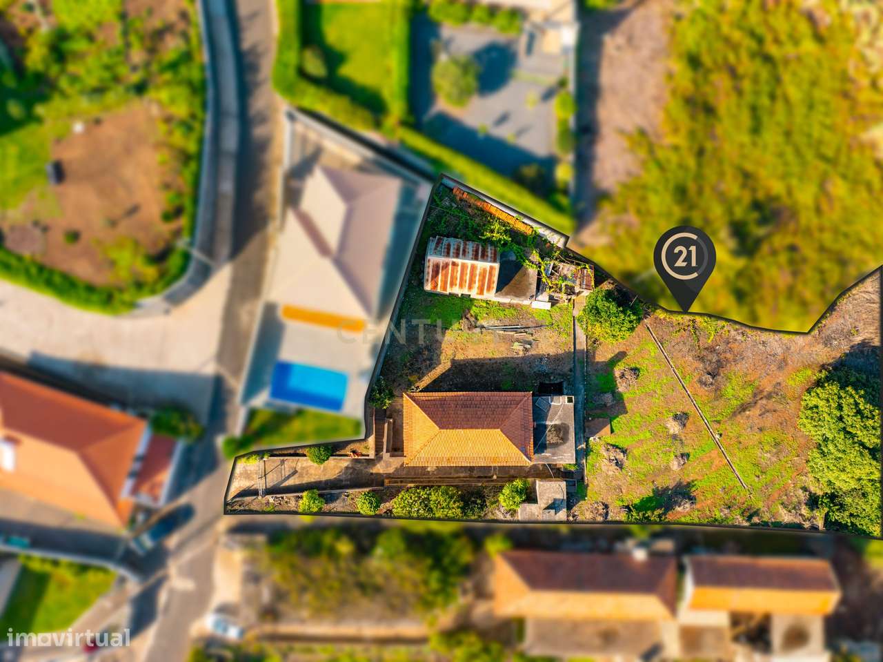 Moradia Tradicional nos Prazeres com Terreno e Vista Mar-5