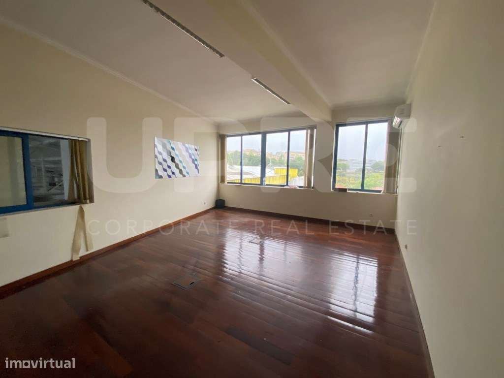 VENDE | Armazém Industrial | S. João Madeira-6