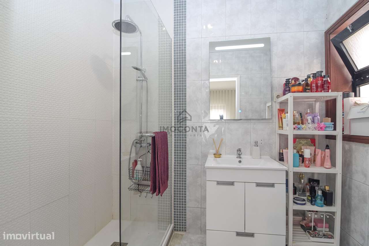 Moradia T3 de 3 Frentes Centro de Valongo-17