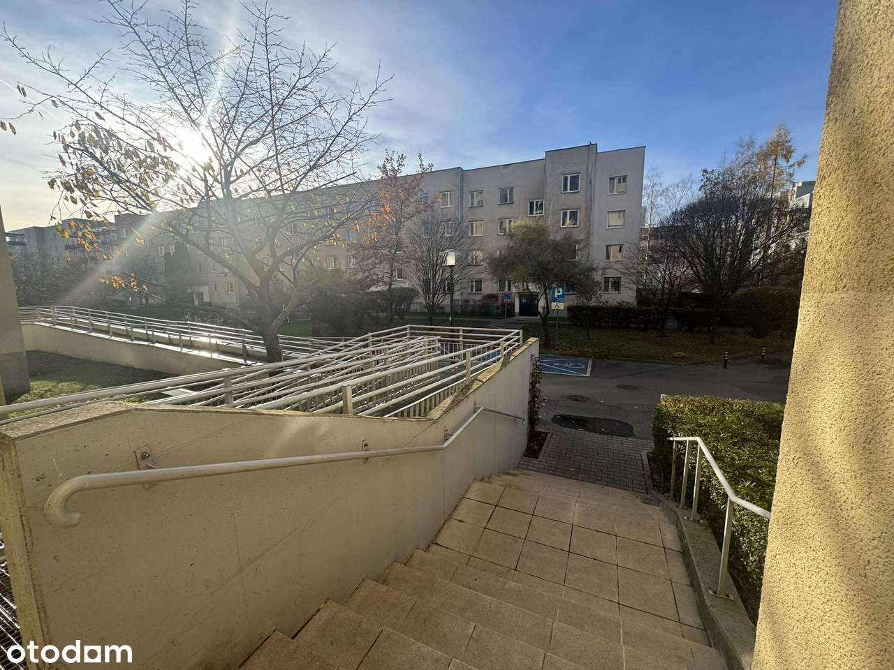 Trzy pokoje z dużym balkonem-14