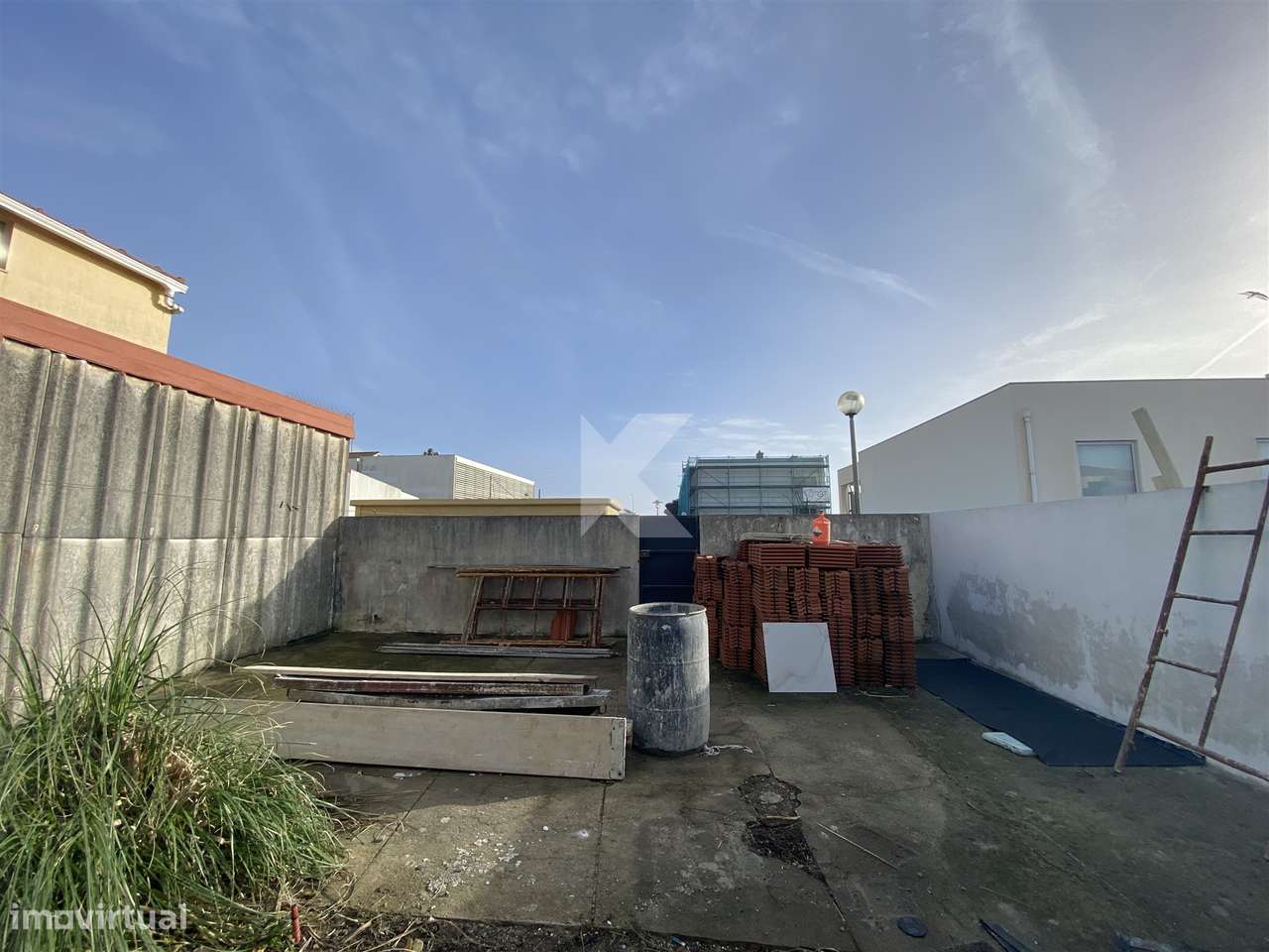 Moradia T2 à beira mar para remodelar-17