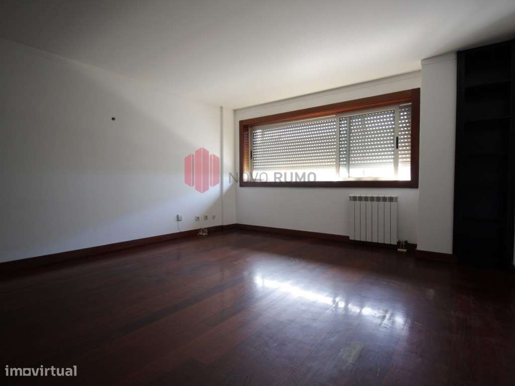 Excelente apartamento, de tipologia T2, inserido em Condomínio Fechado - Grande imagem: 3/25