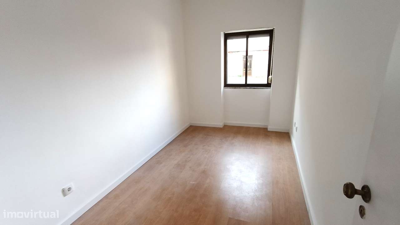 3 Assoalhadas | 3 frentes, boa localização-9