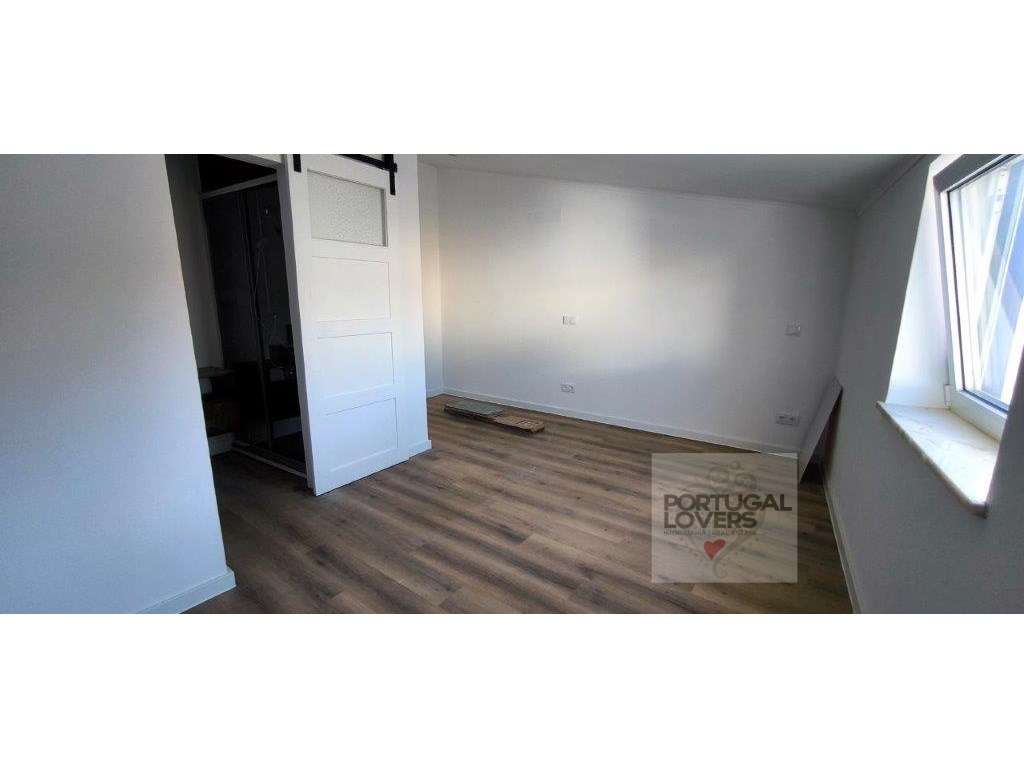 Moradia T1 em banda remodelada em Vila do Bispo-7