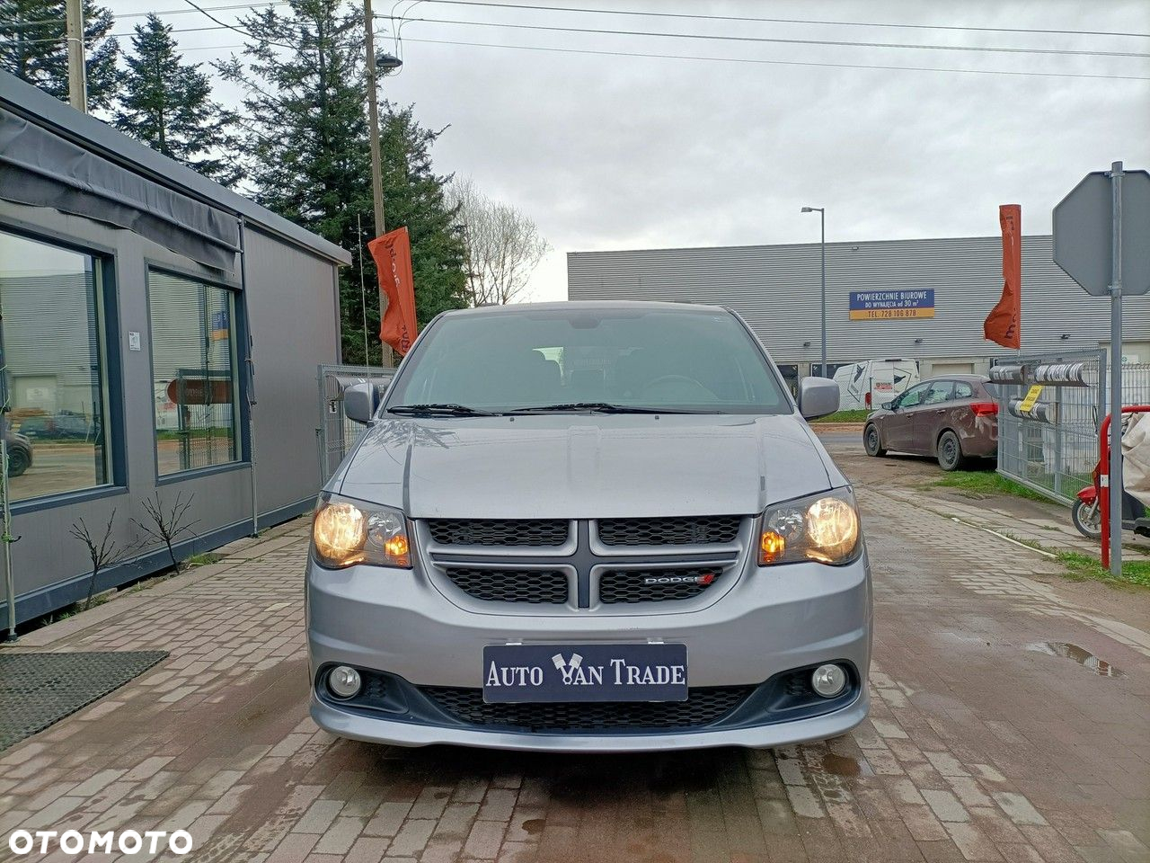 Dodge Grand Caravan - 2