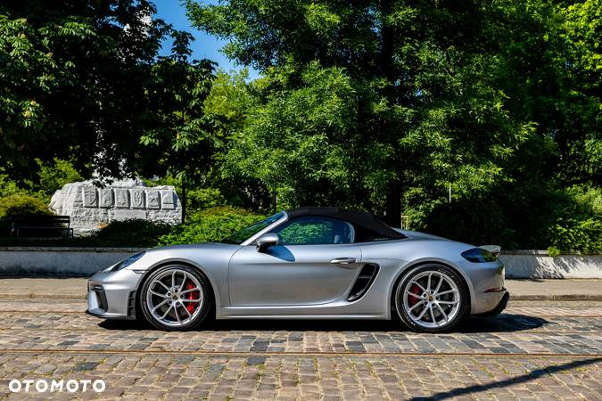 Porsche 718 Spyder - 15