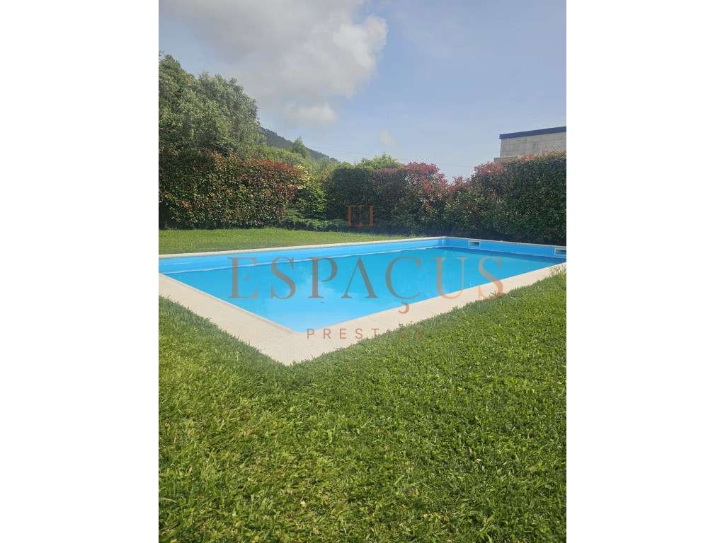 Moradia V4 com Vista Mar - Um Refúgio de Conforto e Elegância - Grande imagem: 3/60