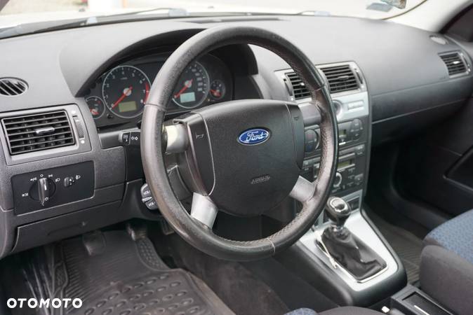 Ford Mondeo 2.5 V6 Sport - 9