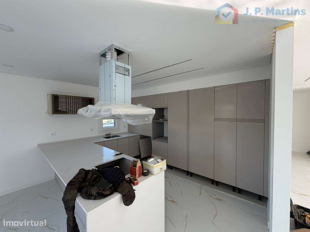 Moradia isolada, T4 com 4 suítes, piscina e garagem em Pinhal General-7