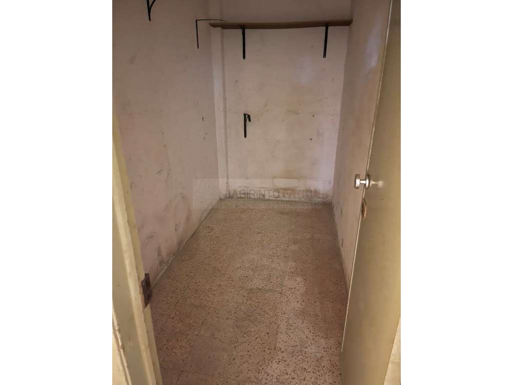 Vende-se T2 com varandas e arrecadação em Oeiras-16