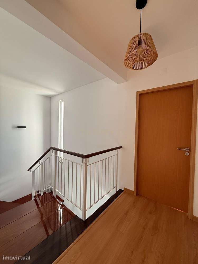 Magnifica T3 com Piscina no Corval-41