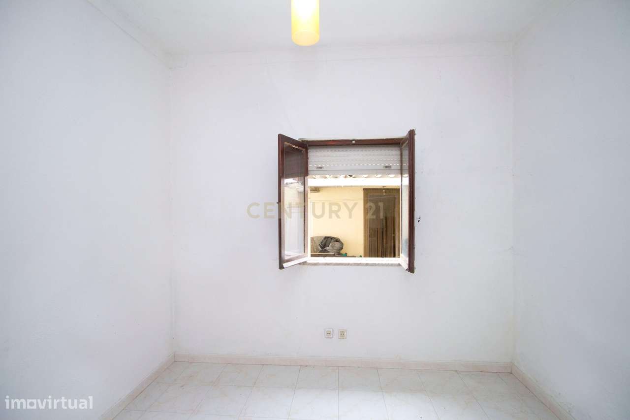 Moradia T2 para Remodelação nas Pontes-28