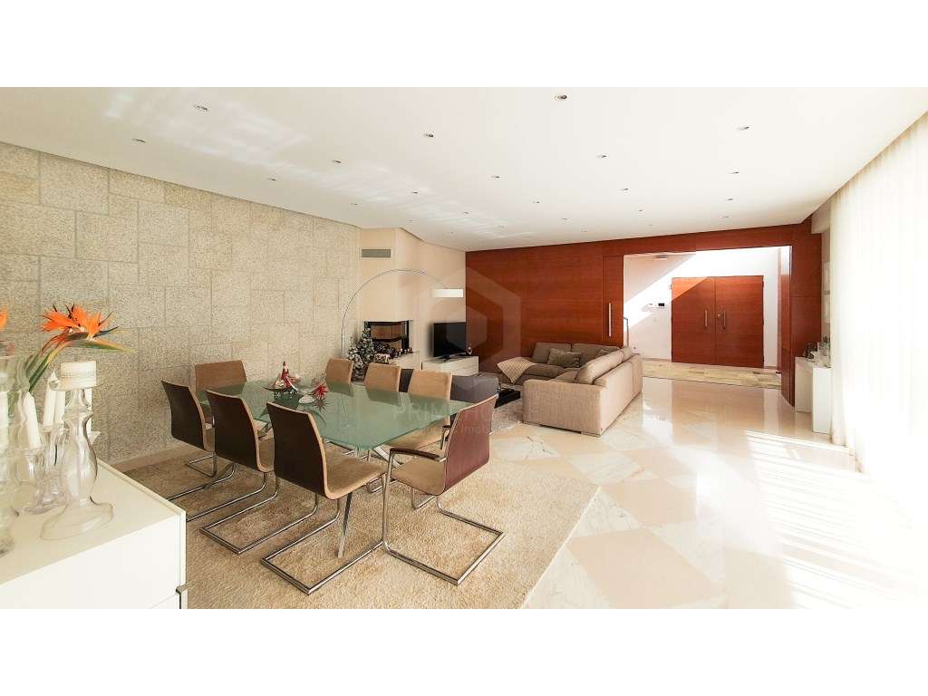 Moradia T5 Contemporânea na Arrábida - Elegância, Conforto e Exclus... - Grande imagem: 4/38