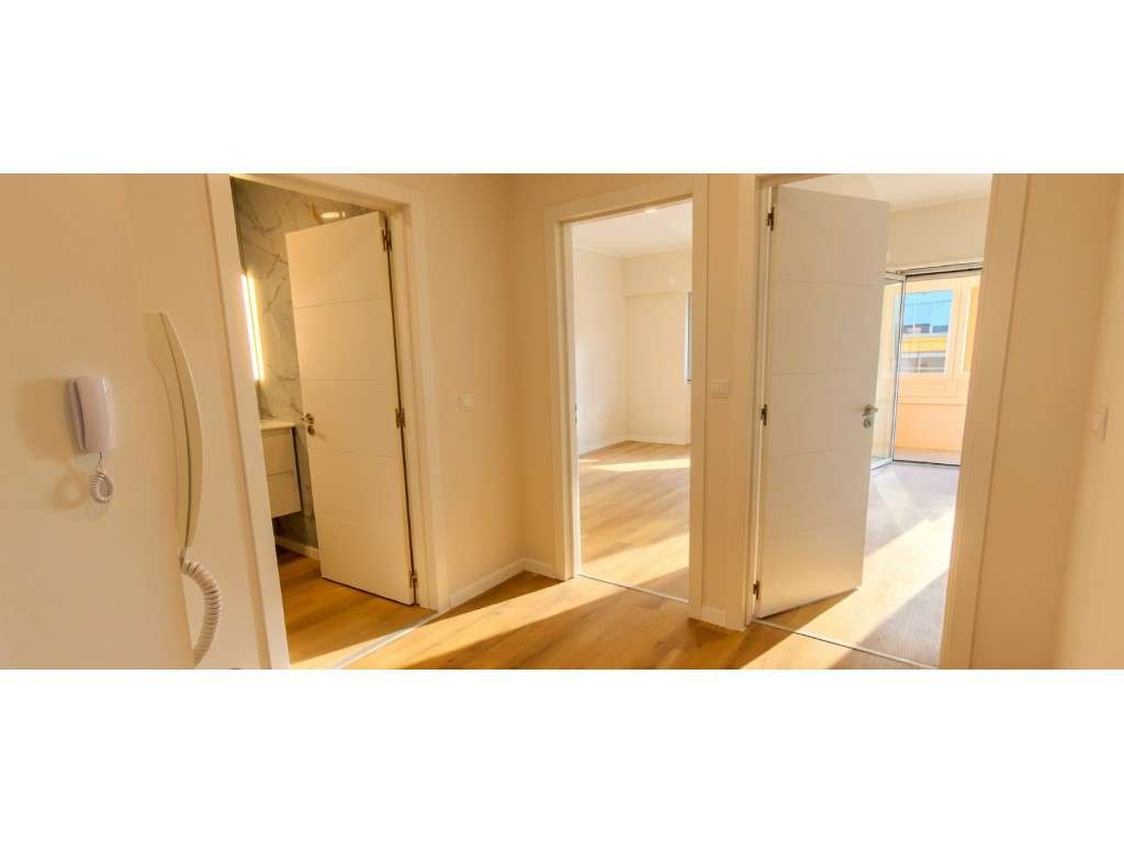 Apartamento T2 Totalmente Remodelado - Oeiras - Figueirinha-17