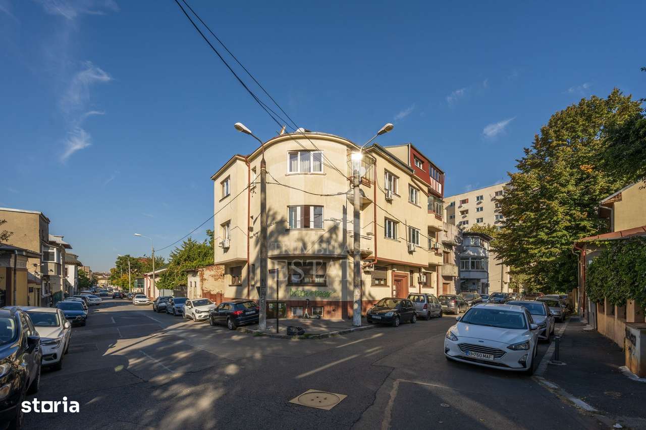 Zona C Calarrasilor ,apartament în imobil interbelic-0