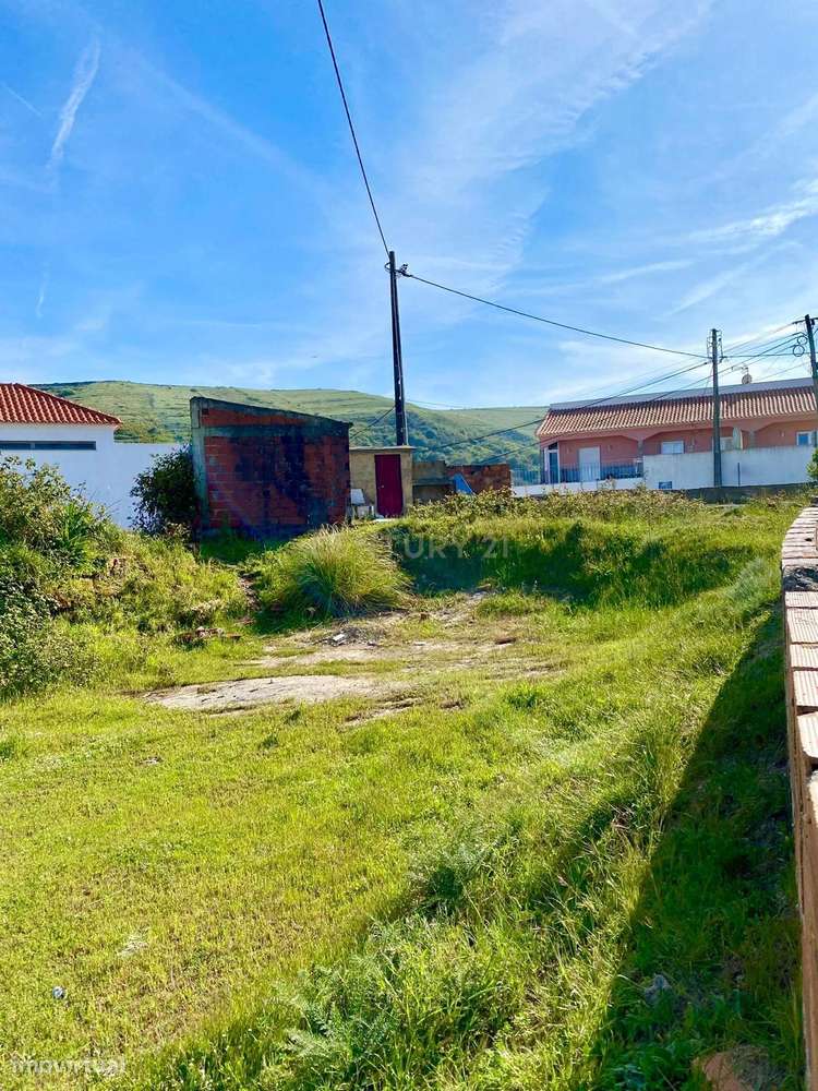 Terreno urbano com 1260m2 em Fanhões-5