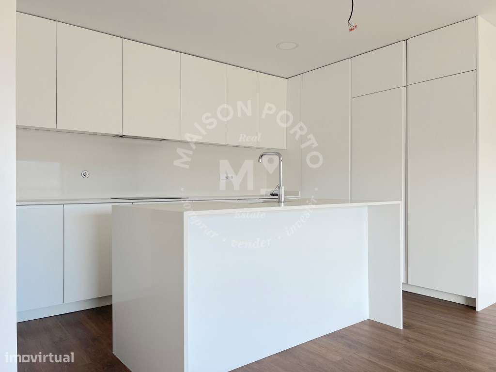 Apartamento T2 com Varanda, Suite e Lugar de Estacionamento em Água...-25