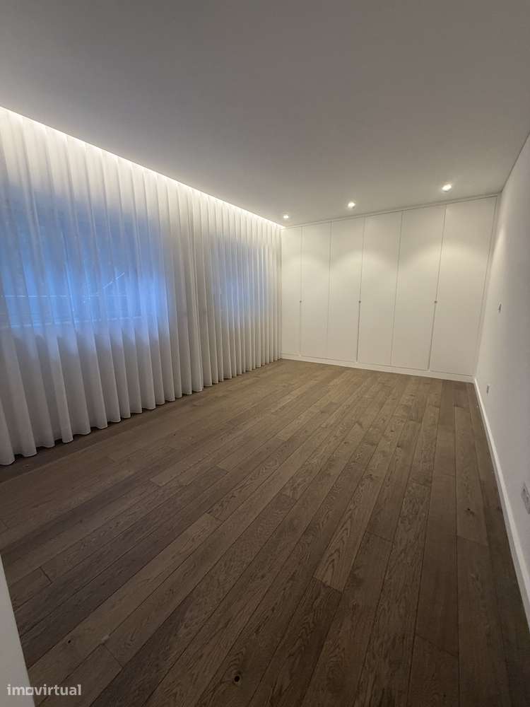 T3 com 3 suites totalmente renovado PORTO-12