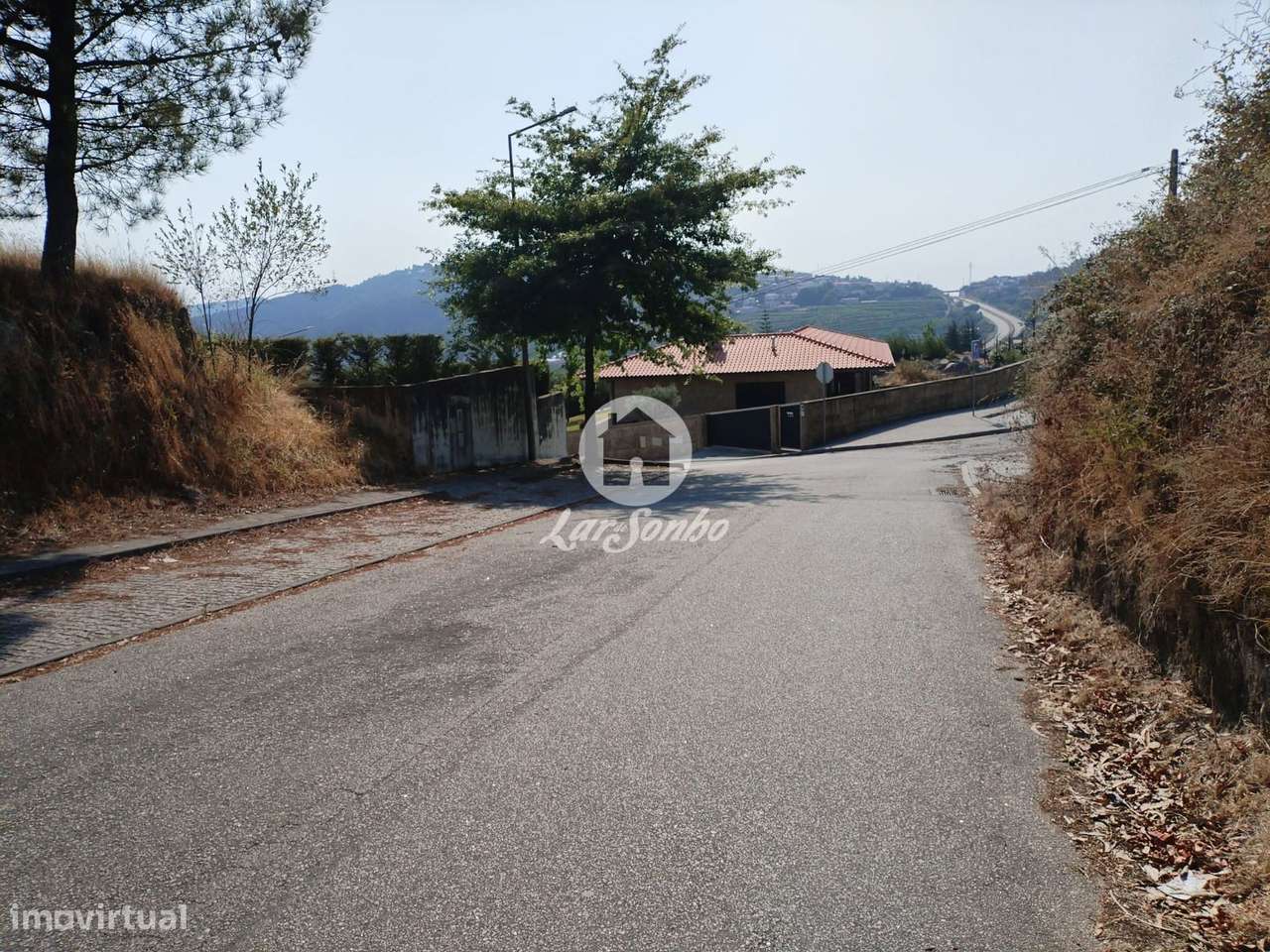 Terreno com projeto  aprovado entre Fafe Guimarães - Grande imagem: 3/7