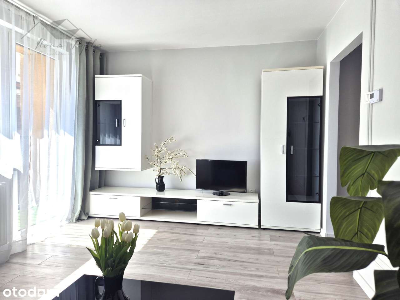 Gotowe do zamieszkania mieszkanie z balkonem w Rynku w Strzelinie.-2