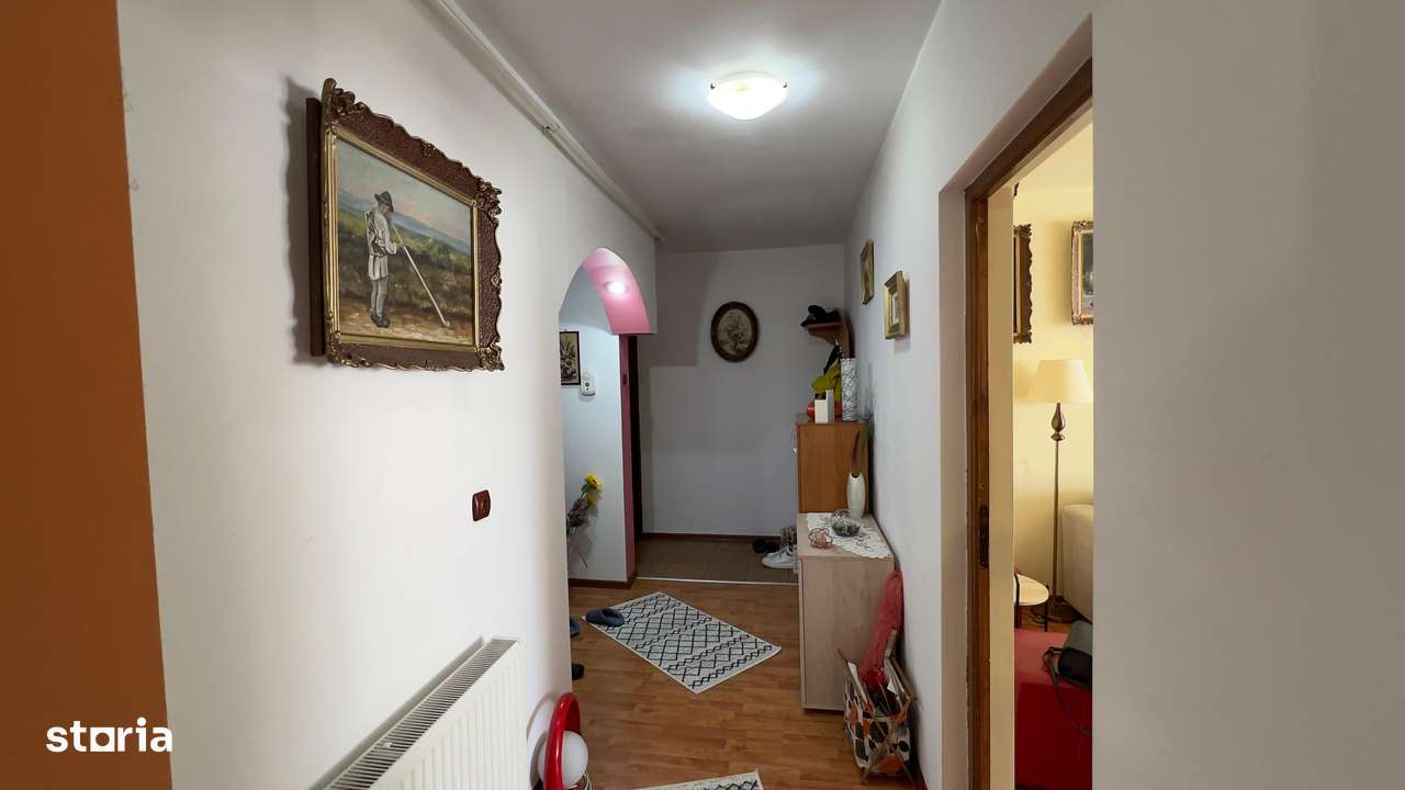 Apartament zona centrala - piata Petrosani-2