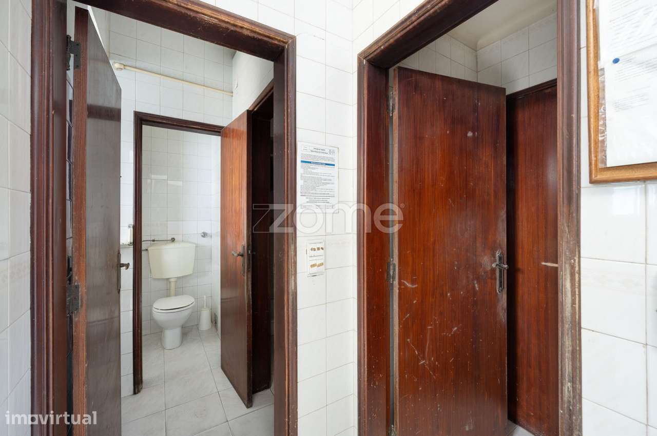 Loja perto da praia da Nazaré-23