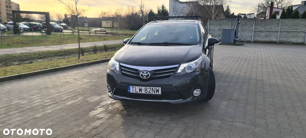 Toyota Avensis 2.0 D-4D Premium - 2