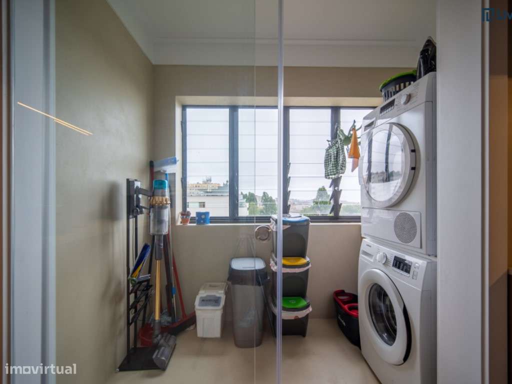T4+1 de 200m² Renovado com 2 Suites-10