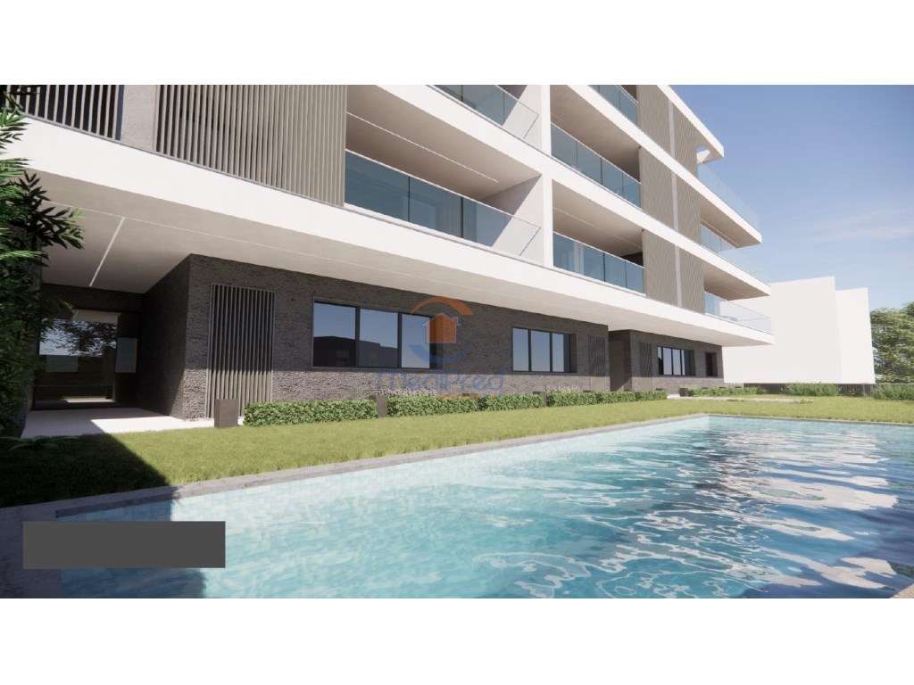 Apartamento T3 em Condomínio Fechado c/ 4 Parqueamentos e 2 arrecad... - Grande imagem: 1/5