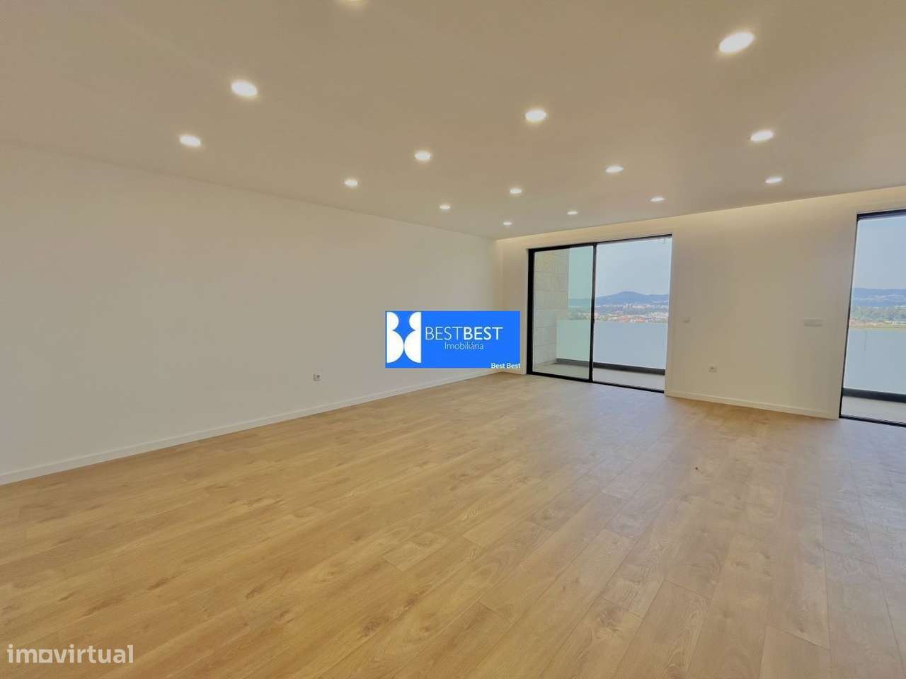 T3 NOVO , GRANDE VARANDA, DESIGN MODERNO, EQUIPADO, AIRO, BARCELOS-11
