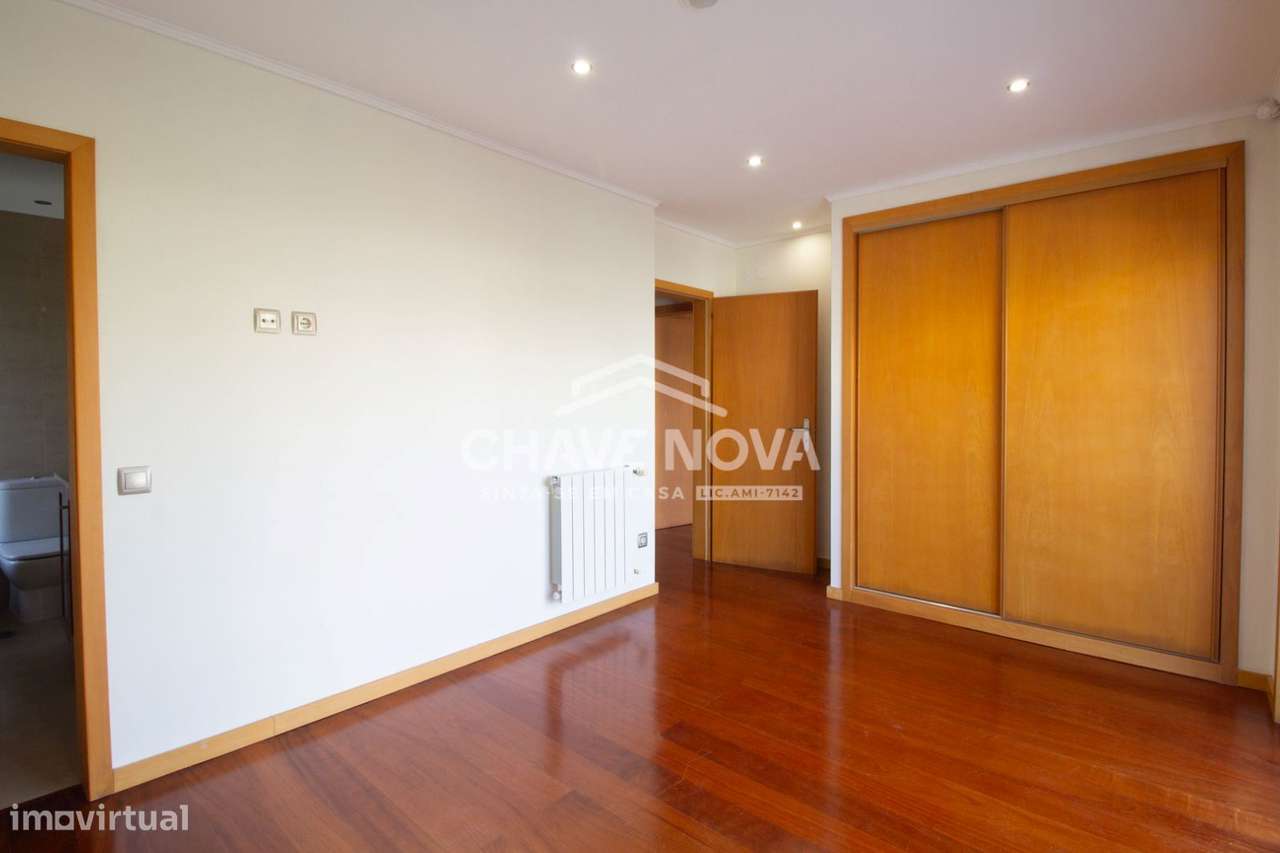 Moradia T4 em Valongo-10