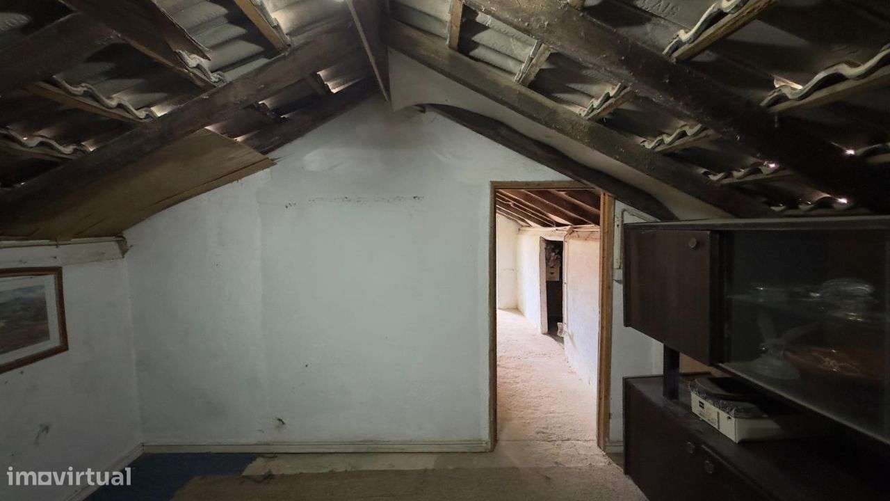 Moradia T3 + anexoT3 + sótão - 195 m2 - Abóboda - São Domingos de Rana-31