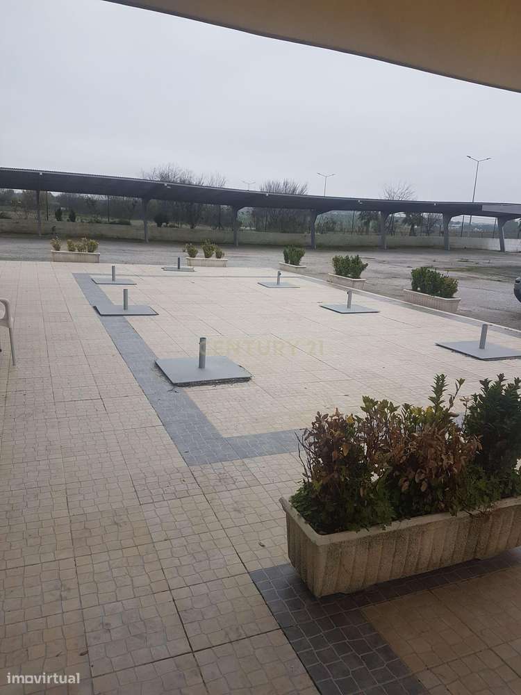 Restaurante com terreno em Elvas-1