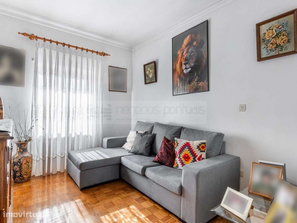 Propriedade Distinta com Piscina, Anexos, Poço de Água e Duas Fraçõ...-29