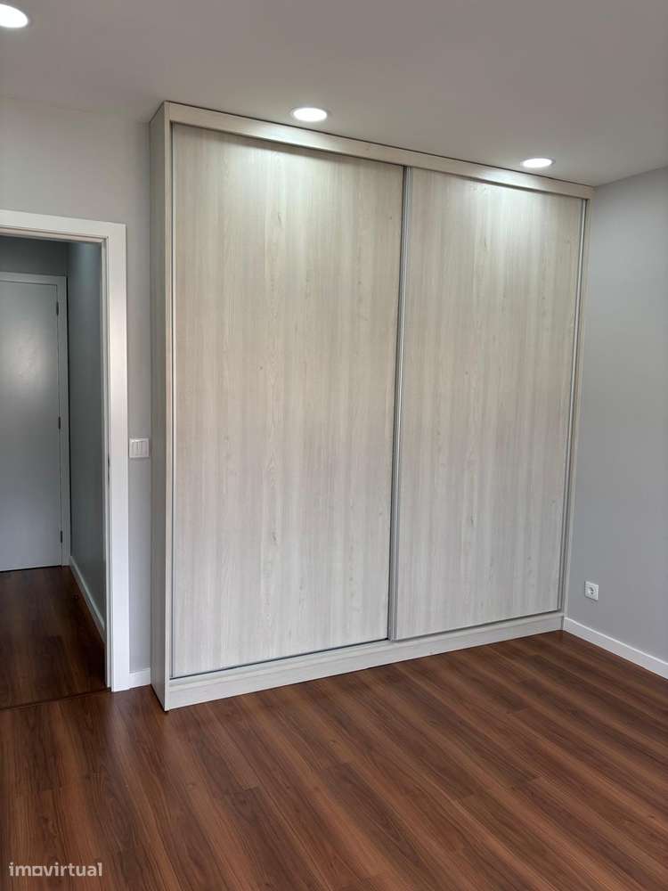 Apartamento T2 Totalmente Renovado com Pequeno Quintal - Bonfim-5