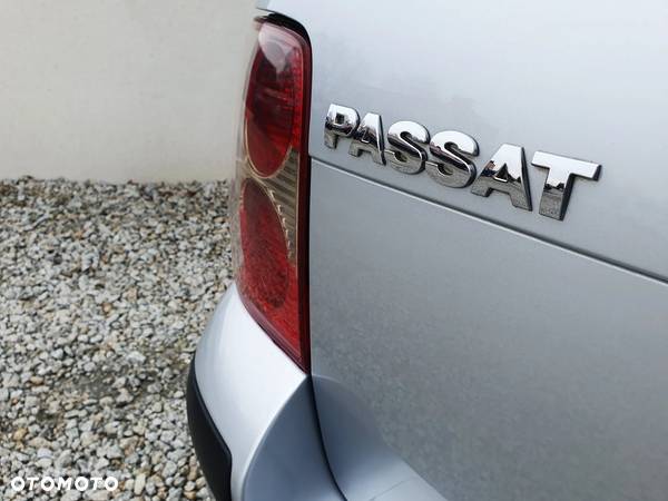 Volkswagen Passat 1.9 TDI Comfortline - 23