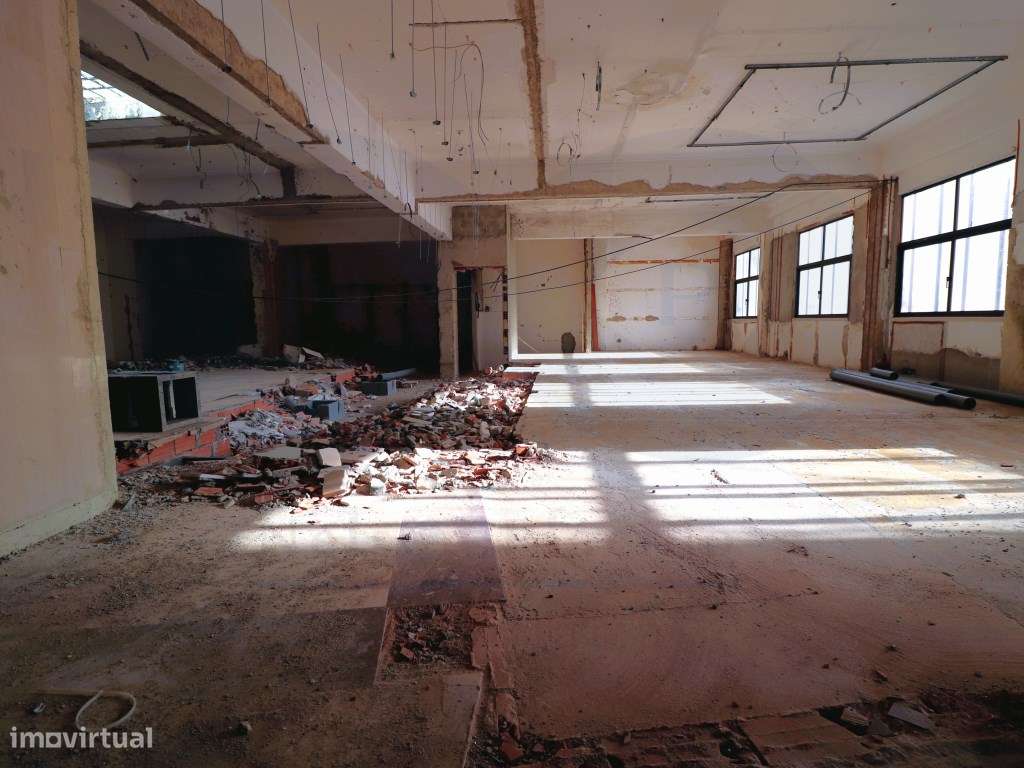 Escritórios, Co-Working ou Espaço de Múltiplas Utilizações com Esta...-20