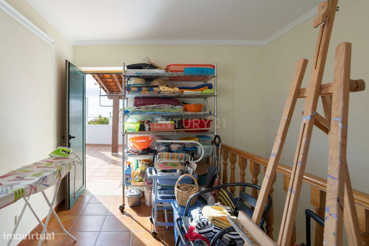 Moradia Tradicional T2 na Primeira Linha da Ria — Santa Luzia, Capital-19