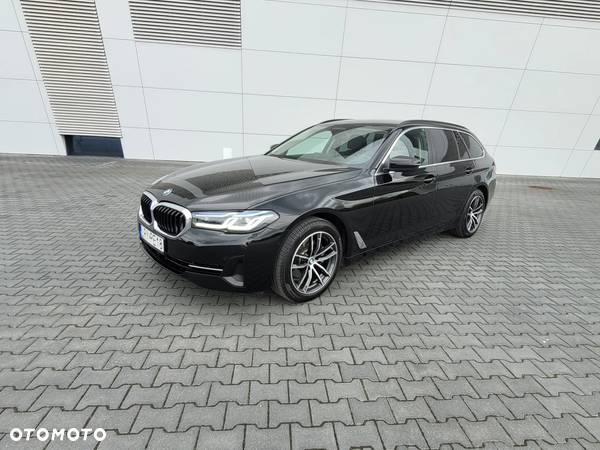 BMW Seria 5 520d mHEV - 12