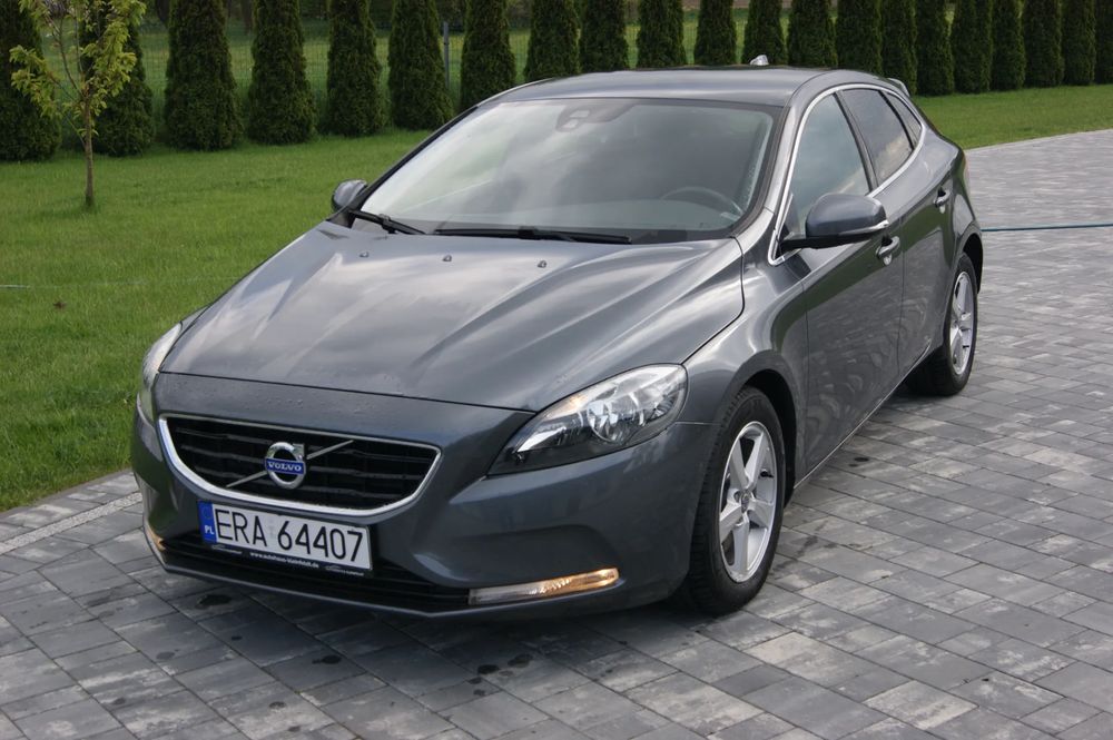 Volvo V40 II D3 Momentum 2014