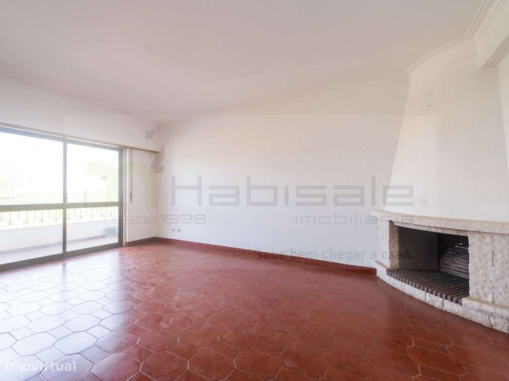 Apartamento T3 com Garagem, arrecadação e vista desafogada no Murta...-9