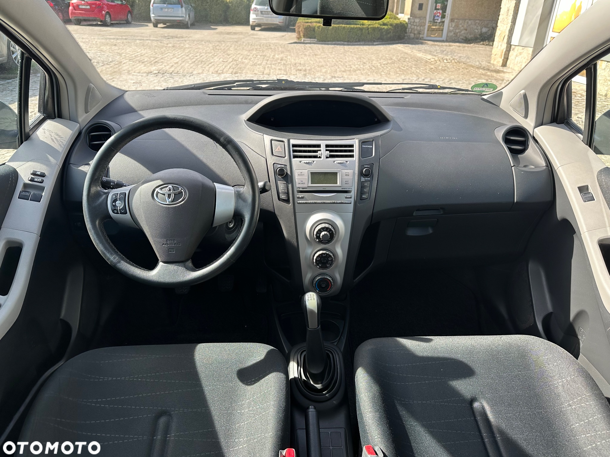 Toyota Yaris 1.0 Sol - 26